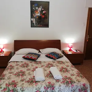 2* Гостевой дом Venice Vacation